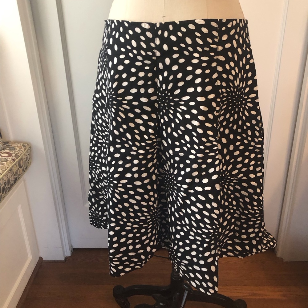 Black/White pleated midi skirt